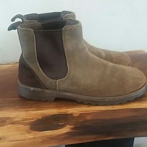 Ugg boys shoes